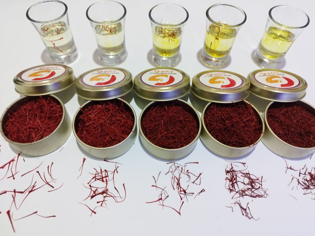 تفاوت زعفران اصل و تقلبی